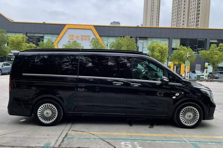 Used Mercedes-Benz Vito 2023 2.0T Elite Version 7 Seats