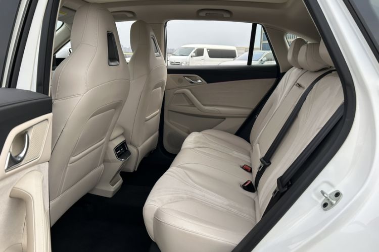 Used Roewe D5X DMH 2024 135 Tech Edition
