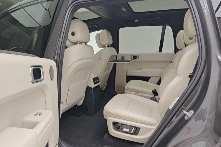 Used Li Auto L9 2022 Max model
