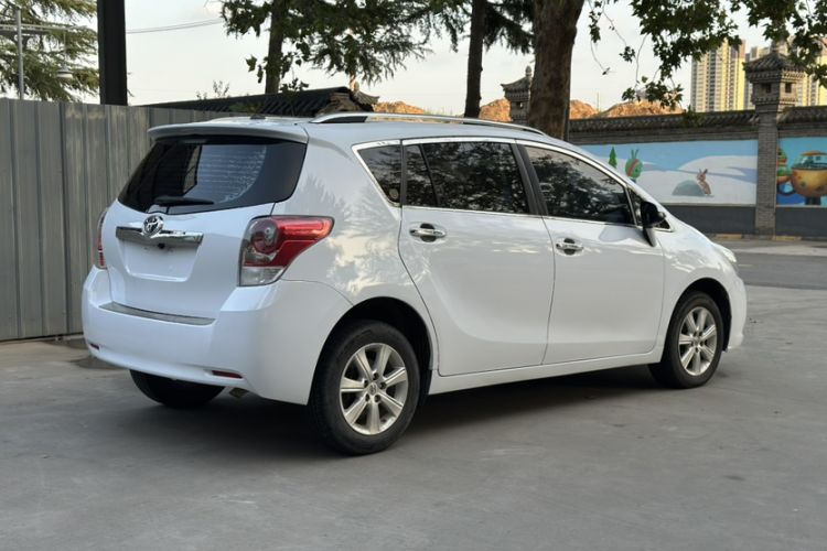 Used Toyota Verso 2014 Starlight 180E CVT Elite Edition

