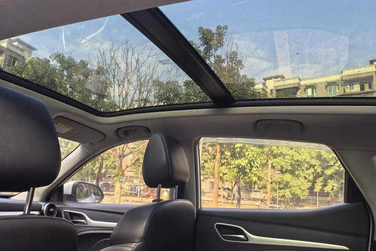 Used MG ZS 2018 1.5L Automatic Luxury Edition China V Standard