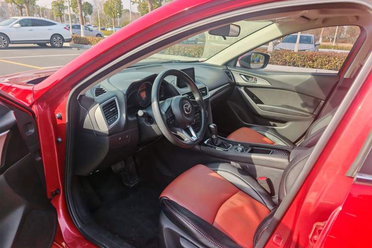 Used Mazda Mazda 3 Axela 2017 Hatchback 1.5L Automatic Luxury Model Emission Standard China V
