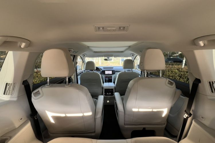 Used Volkswagen Viloran 2020 330TSI Luxury Edition
