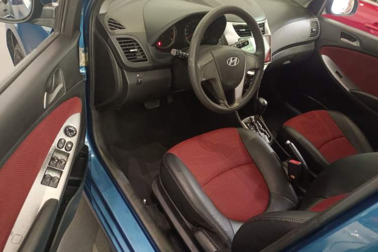 Used Hyundai Verna Ray 2014 1.4L Automatic GLX
