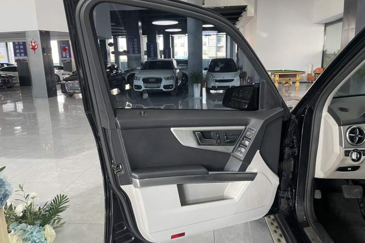 Used Mercedes-Benz GLK-Class 2015 GLK 260 4MATIC Dynamic Edition Ultimate Version
