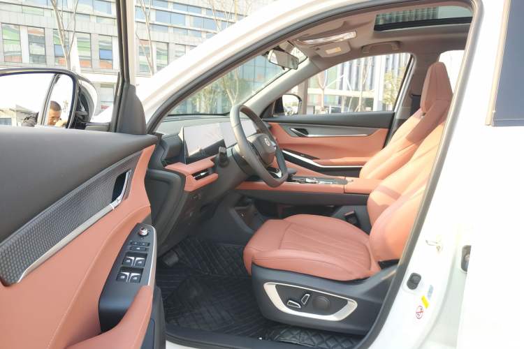 Used Changan CS75 PLUS 2024 3rd Generation Champion Edition 1.5T Intelligent Drive Dynamic Model
