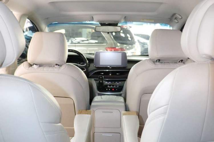 Used Buick GL8 2021 Land Cruiser Executive Class 652T Comfort Model
