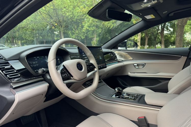 Used BYD Han 2025 EV with 701 km of Laser Radar-Enabled Intelligent Driving
