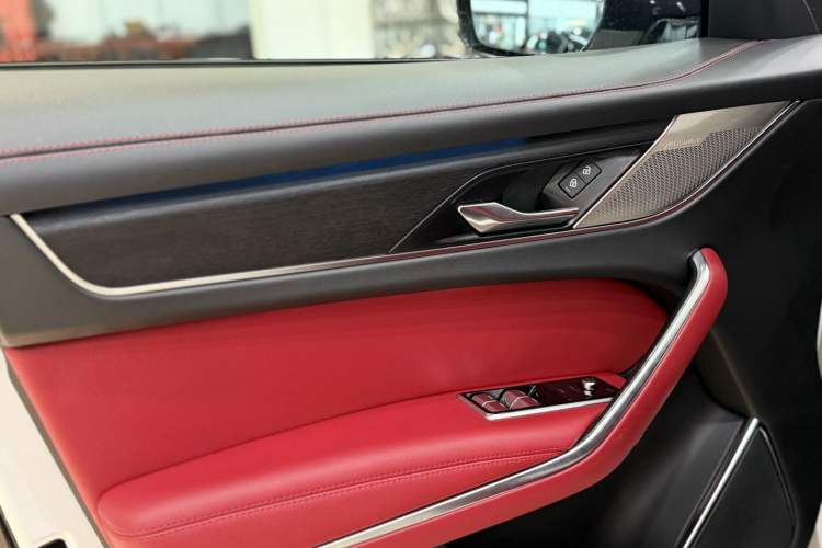 Used Jaguar F-PACE 2023 P250 R-Dynamic BLACK
