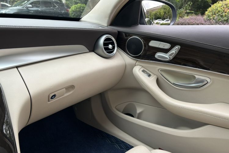 Used Mercedes-Benz C-Class 2015 C 200 L
