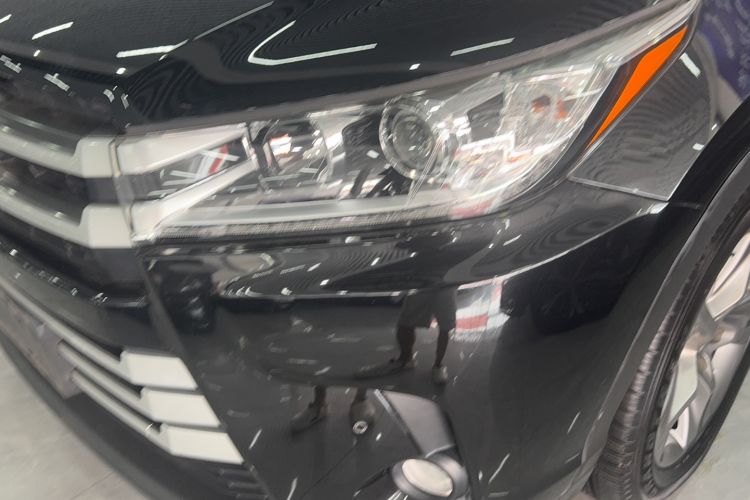 Used Toyota Highlander 2018 2.0T Four-Wheel Drive Luxury Edition 7 Seats China V Emission Standard
