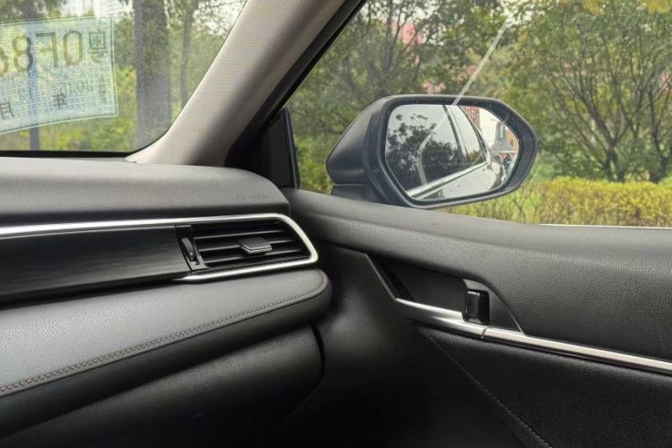 Used Toyota Camry 2021 2.0G Luxury Edition
