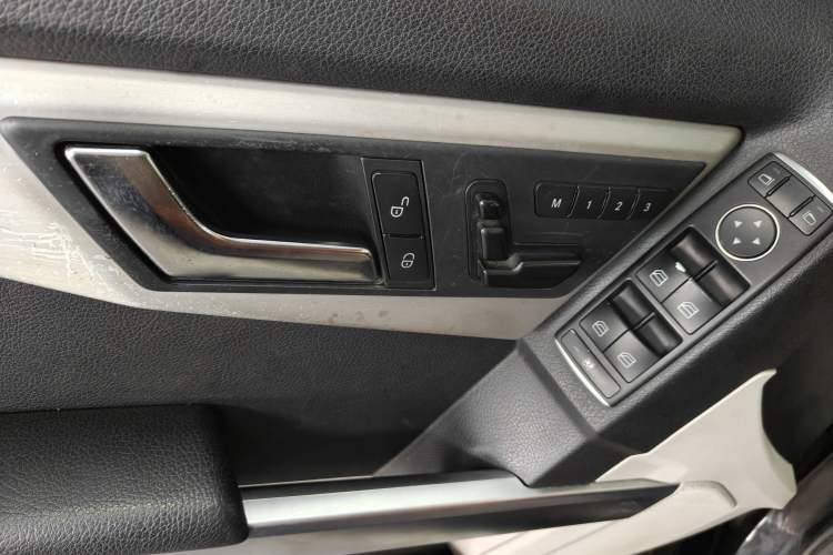 Used Mercedes-Benz GLK-Class 2015 GLK 260 4MATIC Dynamic Edition Ultimate Version
