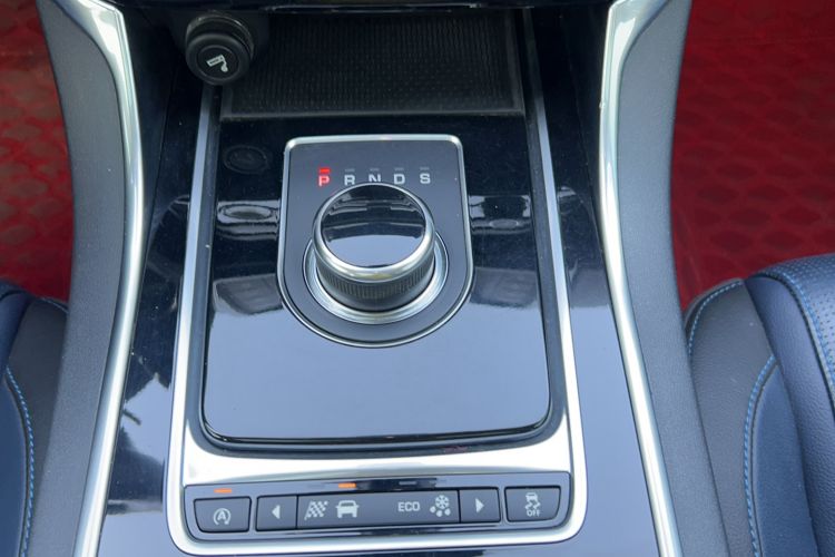 Used Jaguar XE 2017 2.0T 200 PS R-Sport
