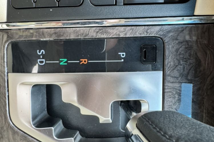 Used Toyota Vellfire 2021 Crown Dual-Engine 2.5L HV Supreme Edition
