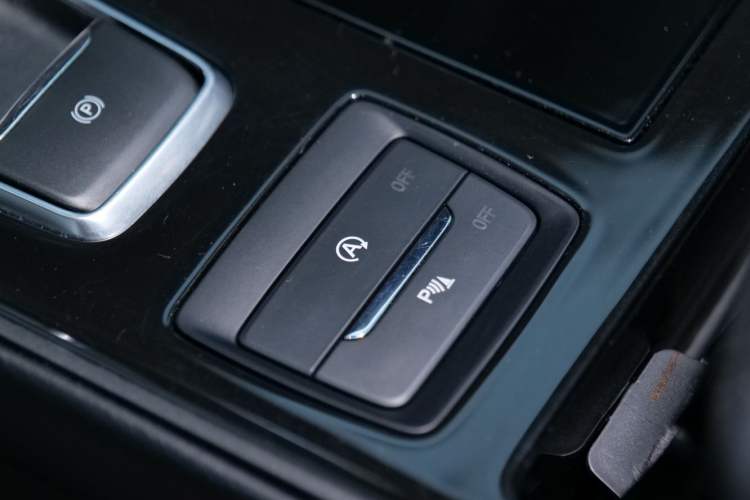 Used Ford Edge 2020 EcoBoost 245 Two-Wheel Drive Titanium 7-Seater
