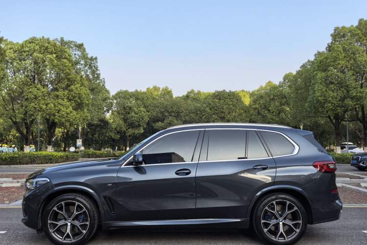 Used BMW X5 2019 xDrive40i Luxury Model with M Sport Package
