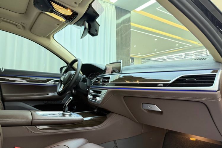 Used BMW 7 Series 2021 730Li Luxury Package
