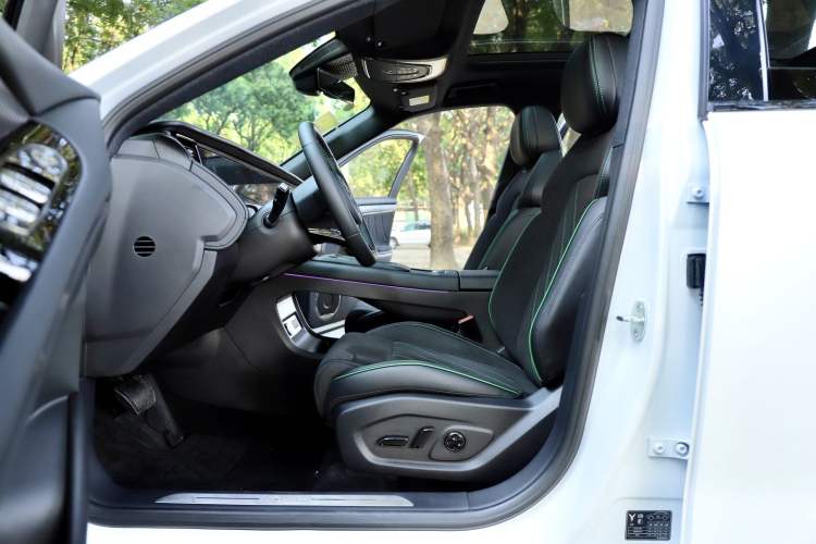 Used VOYAH FREE 2025 318 318 km Rear-Drive Touring Edition
