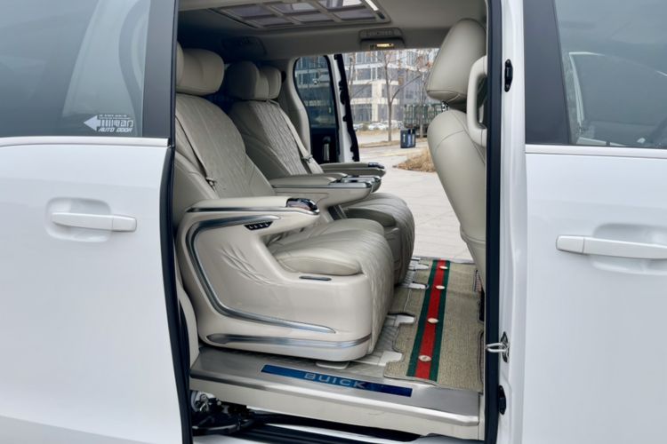 Used Buick GL8 2021 Land Cruiser Executive Class 652T Comfort Model
