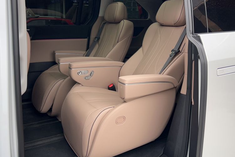 Used XPeng X9 2024 610 Long-Range Max
