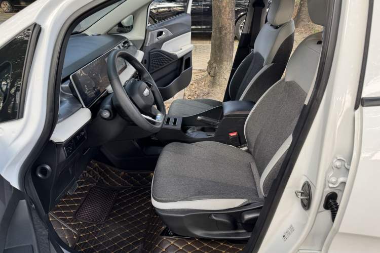 Used Geometry E Firefly 2024 301km Flowing Light