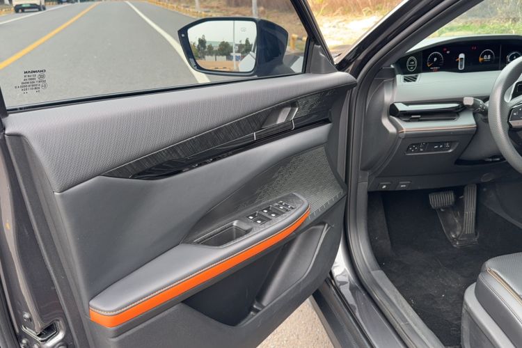 Used Changan UNI-V 2022 1.5T Prestige Version
