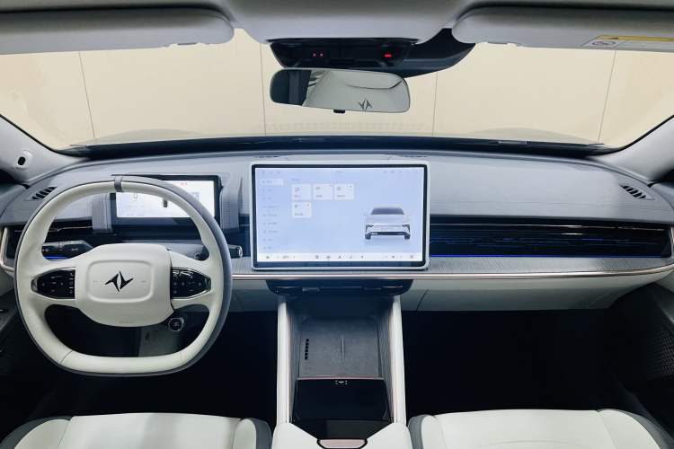 Used  eπ007 2024 Pure Electric 540 All-Wheel Drive Max Edition
