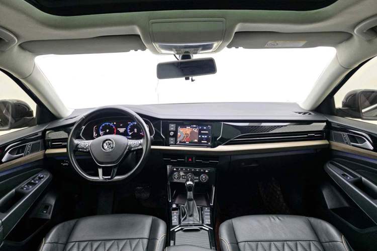 Used Volkswagen Passat 2019 330TSI Luxury Edition China VI Standard
