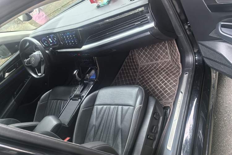 Used Volkswagen Passat 2023 Restyled 330TSI Starry Luxury Edition
