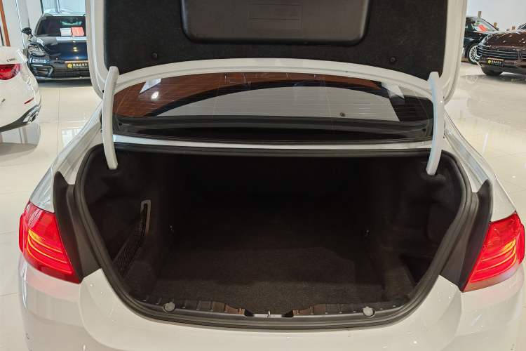 Used BMW 5 Series 2014 525Li Luxury Design Package