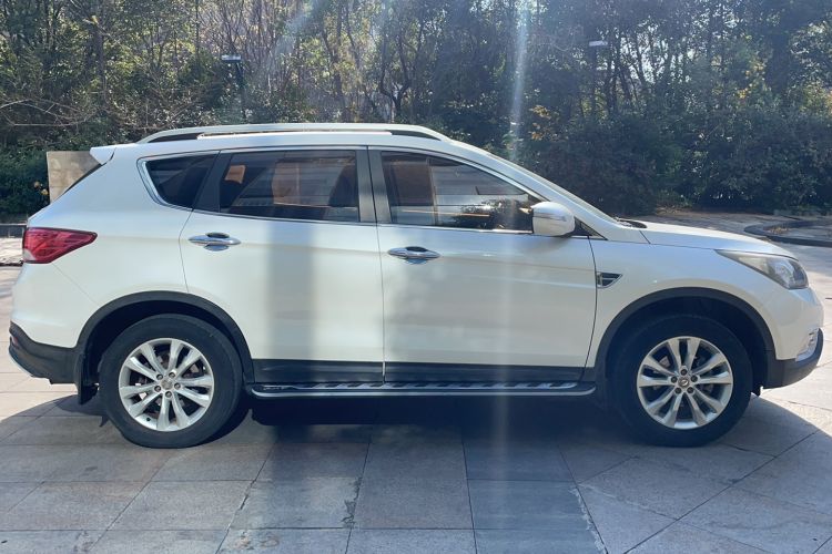 Used Dongfeng Aeolus AX7 2015 2.0L Manual Zhiyi Trim