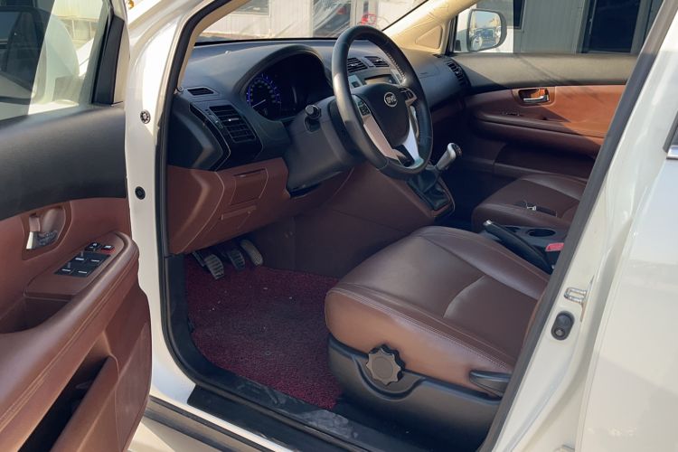 Used BYD S6 2014 2.0L Manual Luxury 5-Seater
