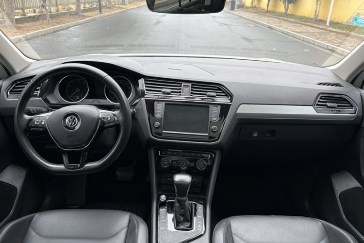 Used Volkswagen Tiguan L 2018 330TSI Automatic Two-Wheel Drive Luxury Edition
