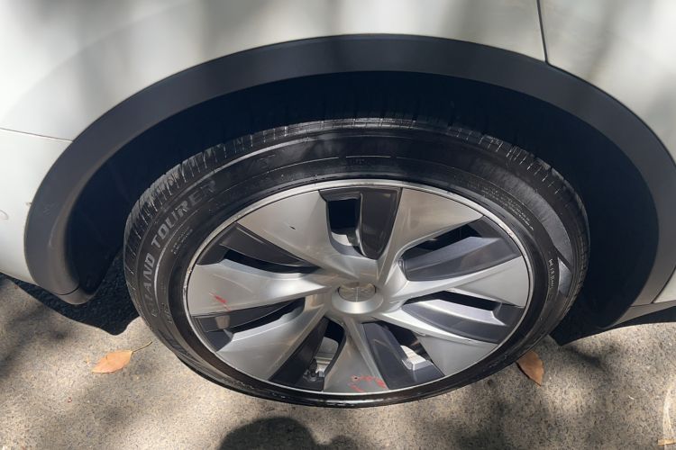 Used Tesla Model Y 2021 Long-Range All-Wheel-Drive Version
