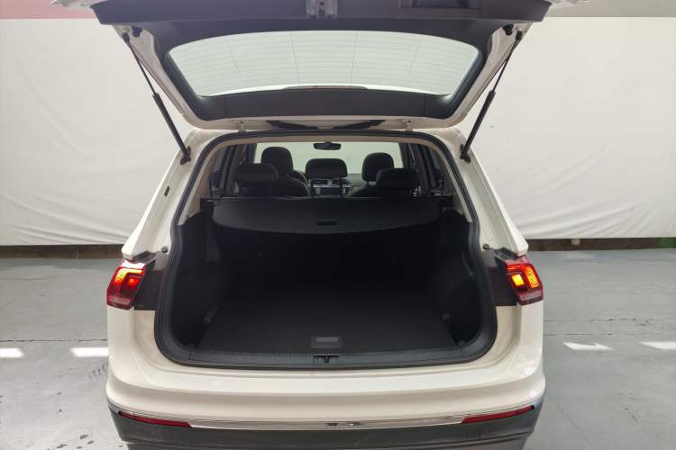 Used Volkswagen Tiguan L 2018 330TSI Automatic Two-Wheel Drive Luxury Edition