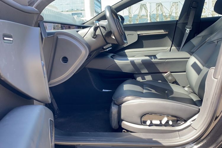 Used  12 2025 Ultra Extended-Range Edition
