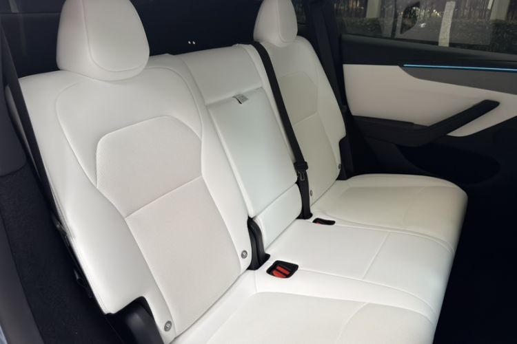 Used Tesla Model Y 2025 Rear-Wheel-Drive Version
