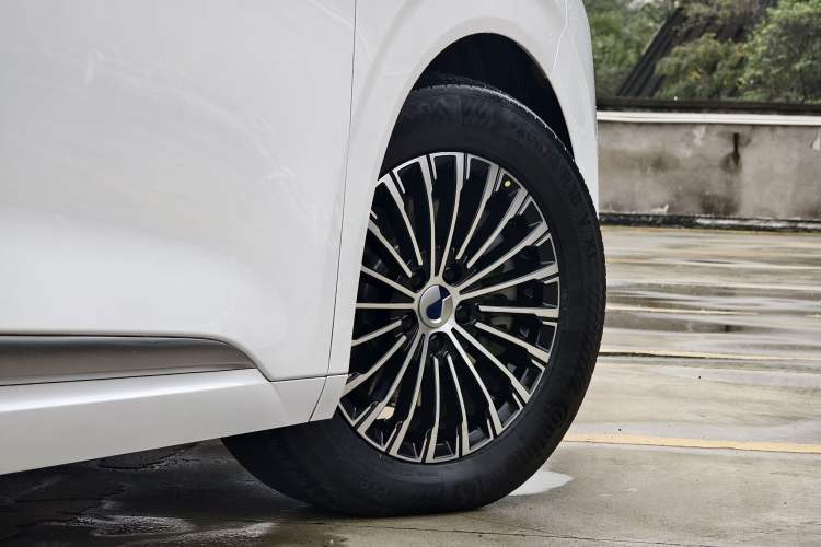 Used Denza D9 2022 DM-i 970 Four-Wheel Drive Flagship Model