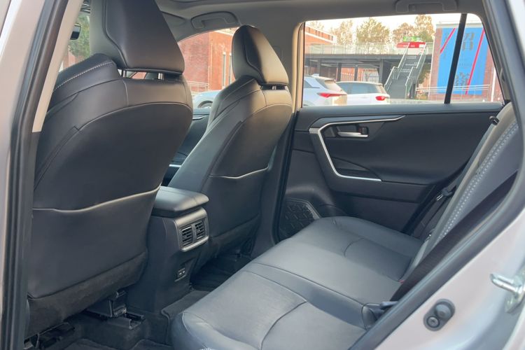 Used Toyota Wildlander 2023 Dual-Motor 2.5L E-CVT Four-Wheel Drive Prestige Edition
