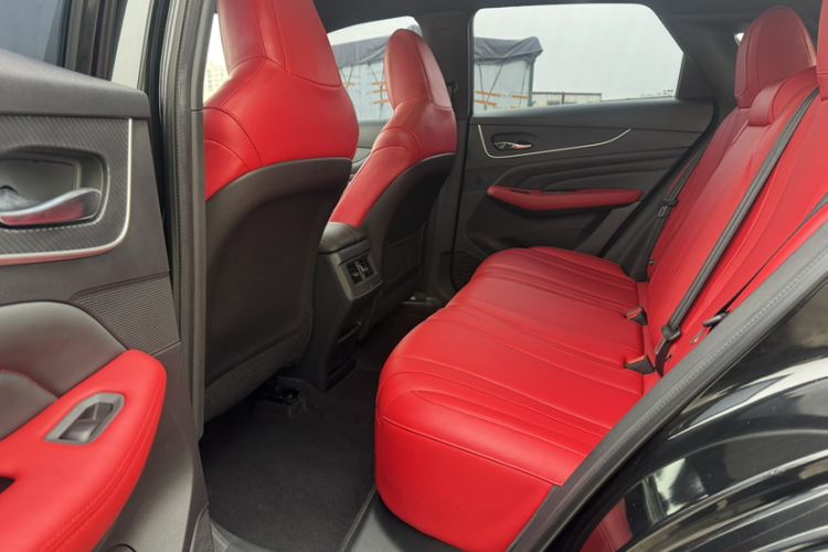 Used Venucia V 2022 260T Black Horse Edition · Idol