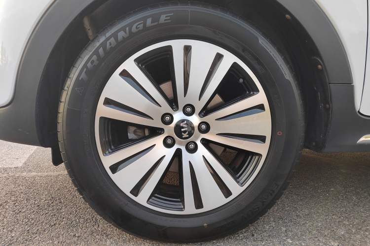 Used Kia Sportage R 2015 2.0L Automatic Two-Wheel Drive DLX Model
