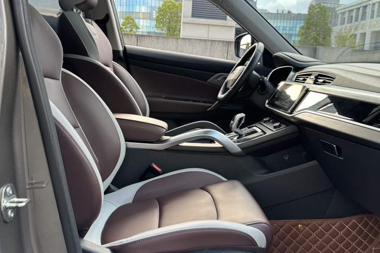 Used Geely Auto Emgrand X7 Sport 2022 1.8TD DCT Zhiya Trim
