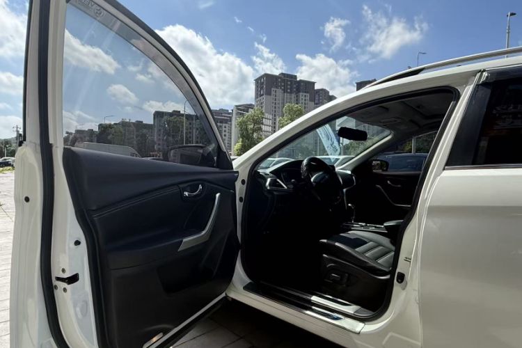 Used Venucia T90 2018 2.0L CVT Smart Connect Luxury Edition China V Standard
