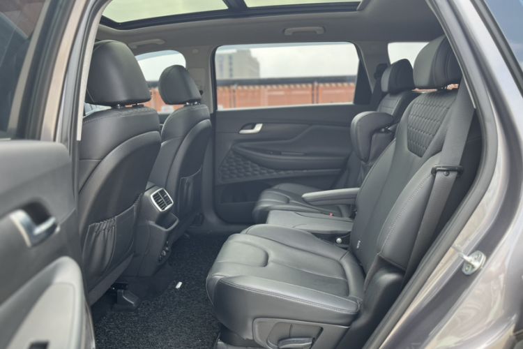 Used Hyundai Santa Fe 2019 380 TGDi DLX Automatic Two-Wheel Drive Prestige Plus Version China VI Standard
