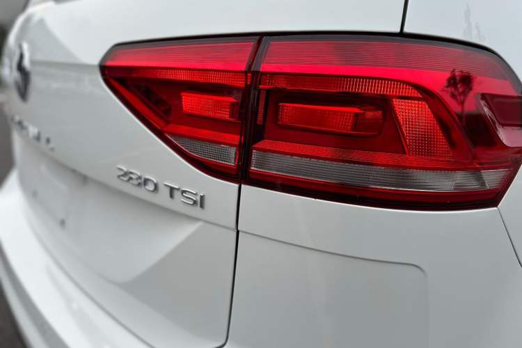 Used Volkswagen Touran 2021 Volkswagen Touran L 280TSI DSG Style Edition 7 Seats