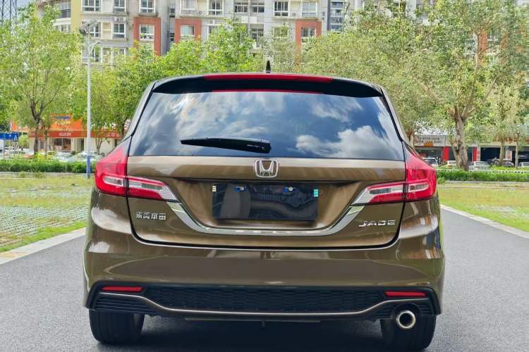 Used Honda Jade 2017 1.8L automatic Comfort version 5 seats
