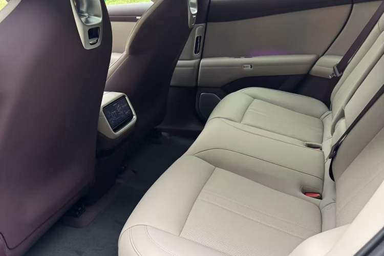 Used  YU7 2025 Ultra-Long Range Rear-Wheel Drive Version
