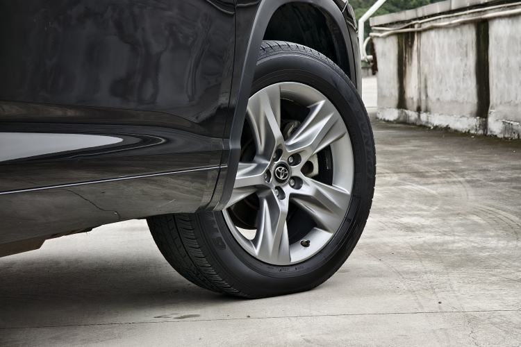 Used Toyota Highlander 2018 2.0T Four-Wheel Drive Luxury Version 7 Seats China VI Standard
