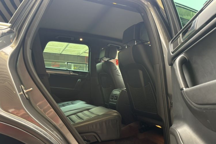 Used Volkswagen Touareg 2012 R-Line High-End Model
